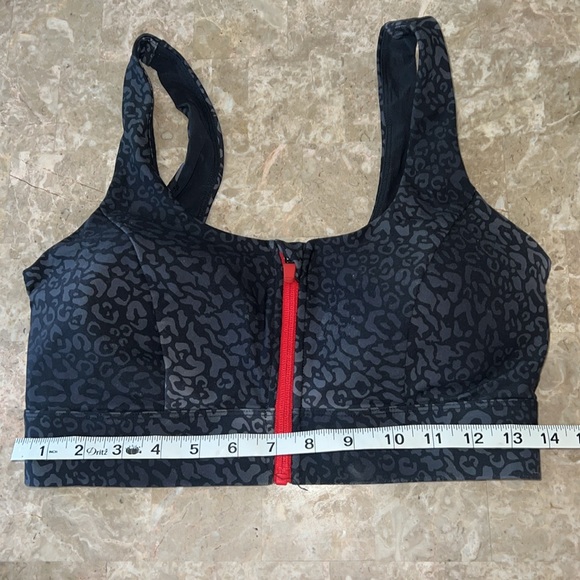 All Access Leopard Zip Front Sports Bra Size L - Picture 7 of 8
